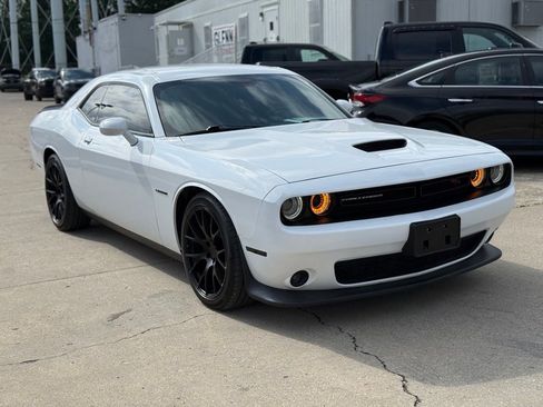Used 2021 Dodge Challenger R/T RWD image 4