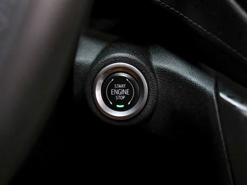Used 2021 Chevrolet TrailBlazer LT w/ Sun and Liftgate Package FWD image 22