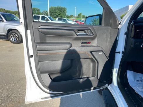 Used 2024 GMC Sierra 1500 AT4 w/ Technology Package AWD/4WD image 35