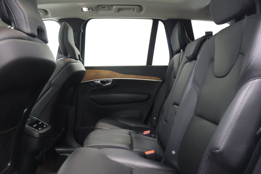 Used 2022 Volvo XC90 T6 Momentum w/ Advanced Package AWD/4WD image 27