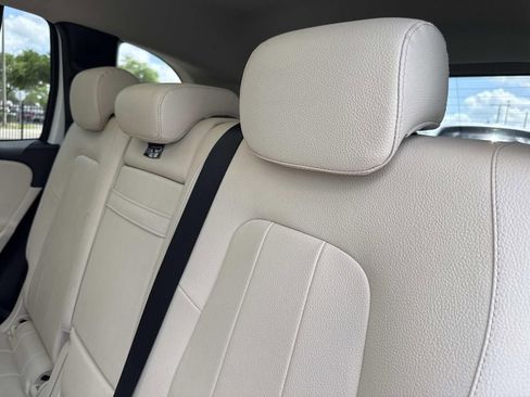 Used 2021 Mercedes-Benz GLB 250 4MATIC image 15