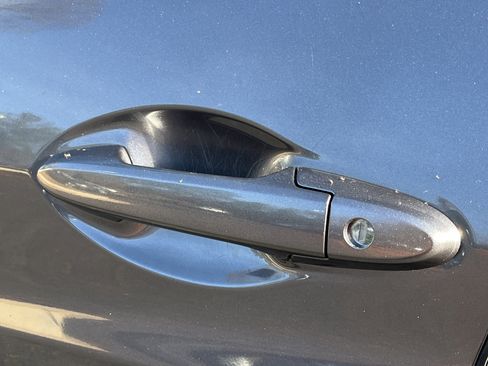 Certified 2020 Honda HR-V LX image 28