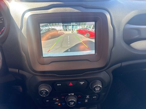 Certified 2020 Jeep Renegade Altitude image 22