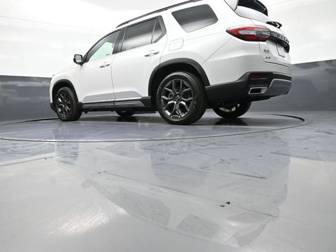 Used 2024 Honda Pilot Elite image 34
