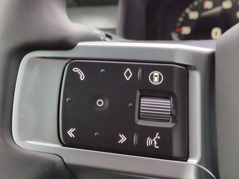 New 2026 Land Rover Discovery Limited Edition image 24