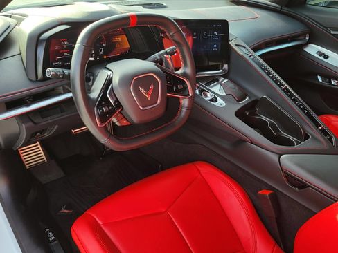 Used 2024 Chevrolet Corvette Stingray Coupe RWD image 15