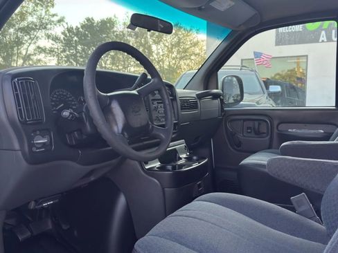 Used 2002 Chevrolet Express 3500 Extended Passenger RWD image 15
