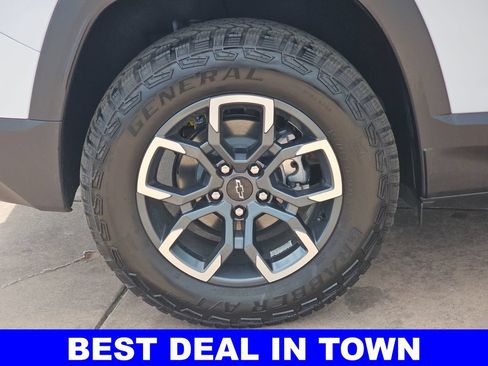 New 2026 Chevrolet Equinox ACTIV w/ Convenience Package III AWD/4WD image 39