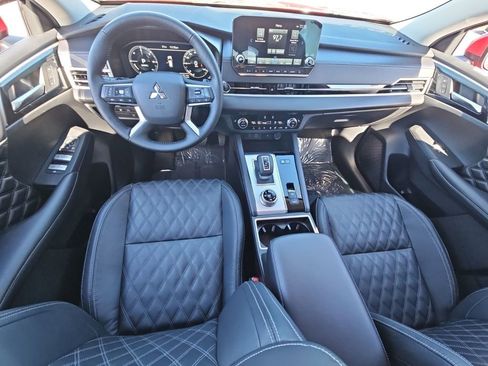 Used 2023 Mitsubishi Outlander SEL image 14