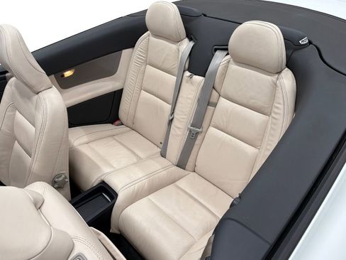 Used 2011 Volvo C70 T5 w/ Multimedia Pkg image 12