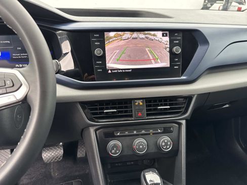 Used 2022 Volkswagen Taos SE image 25