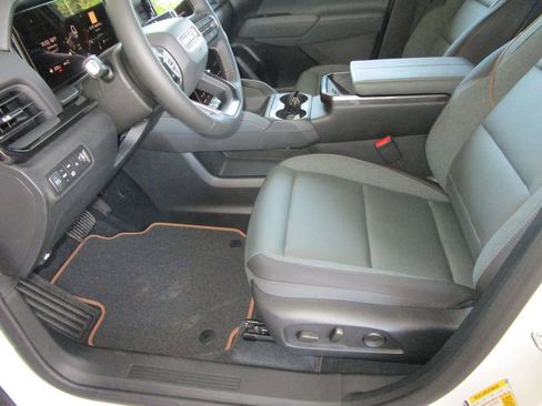 New 2026 GMC Terrain AT4 w/ Technology Package II image 20