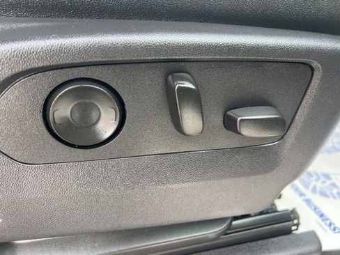 Used 2025 GMC Sierra 1500 SLT image 34