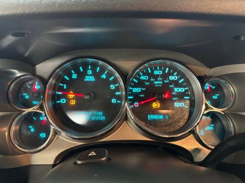 Used 2011 Chevrolet Silverado 2500 LT w/ Interior Plus Package AWD/4WD image 21