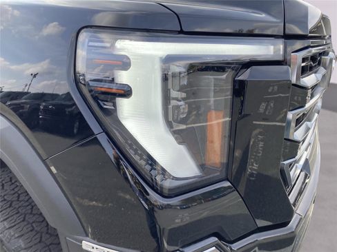 Used 2024 GMC Sierra 3500 AT4 w/ AT4 Premium Plus Package image 11