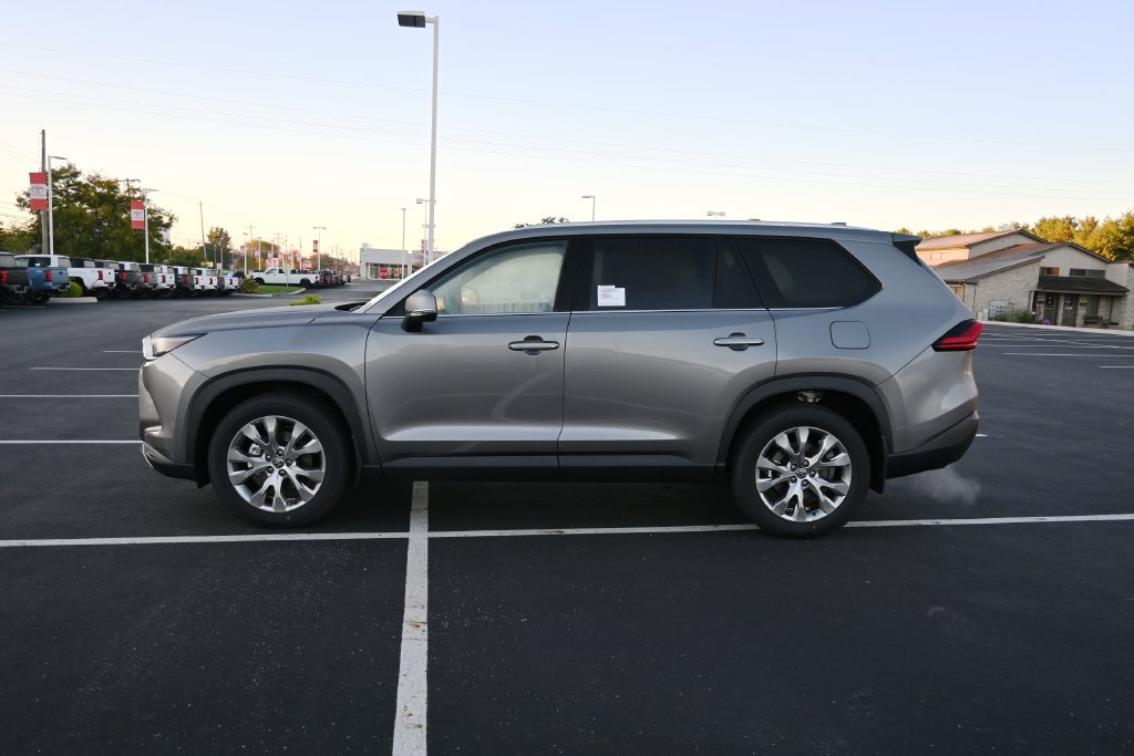 New 2026 Toyota Grand Highlander AWD image 4