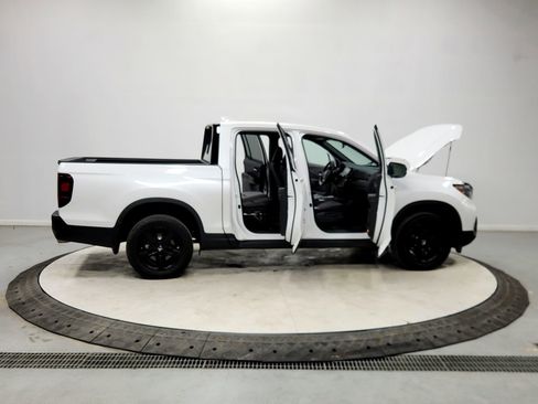 Used 2023 Honda Ridgeline Black Edition image 16