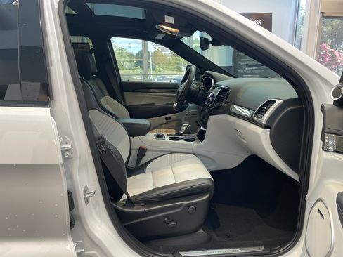 Used 2021 Jeep Grand Cherokee Trackhawk AWD/4WD image 39