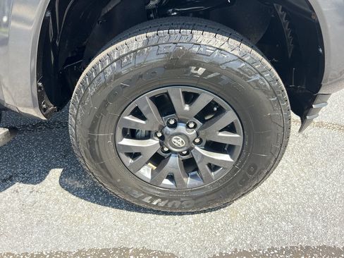 Used 2023 Toyota Tacoma SR5 RWD image 13