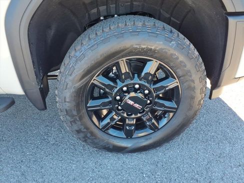 New 2026 GMC Sierra 2500 AT4 w/ AT4 Premium Plus Package image 9