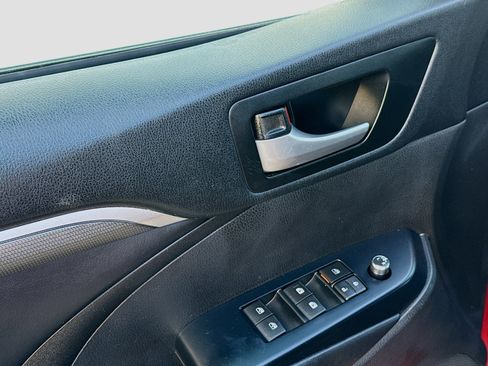 Used 2018 Toyota Highlander SE image 18