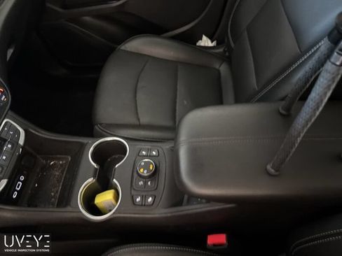 Used 2024 GMC Terrain SLT AWD/4WD image 11