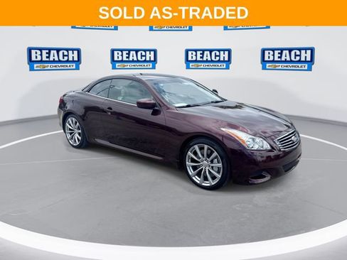 Used 2010 INFINITI G37 Convertible w/ Premium Pkg RWD image 2