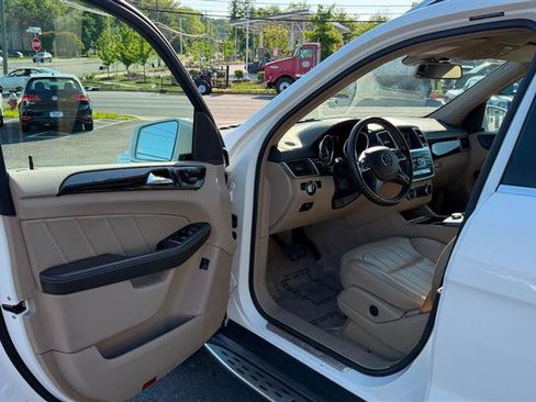 Used 2015 Mercedes-Benz GL 450 4MATIC image 20