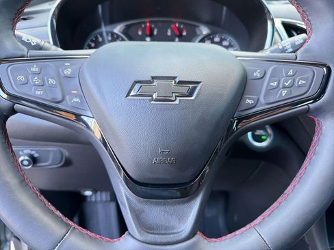 Certified 2023 Chevrolet Equinox RS FWD image 17
