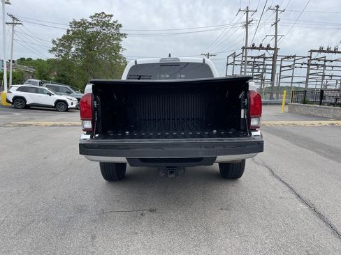 Certified 2023 Toyota Tacoma SR5 AWD/4WD image 13