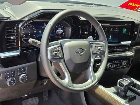Certified 2025 Chevrolet Silverado 1500 RST w/ Dark Appearance Package AWD/4WD image 16