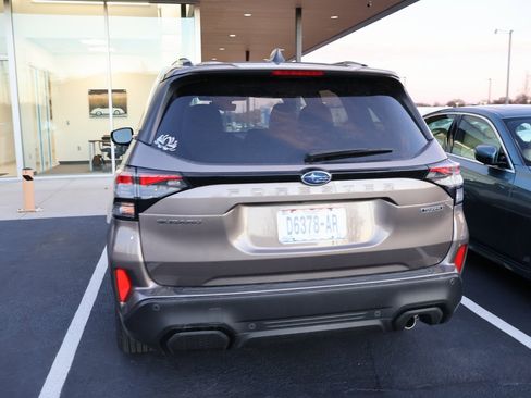 Used 2025 Subaru Forester Touring image 13