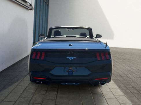 Used 2025 Ford Mustang Convertible RWD image 4