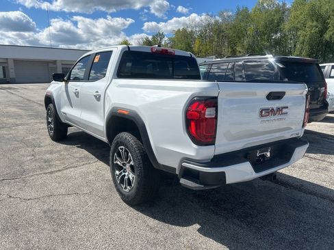 Used 2025 GMC Canyon AT4 w/ Technology Plus Package AWD/4WD image 7