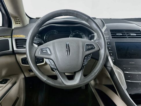Used 2016 Lincoln MKZ FWD image 17