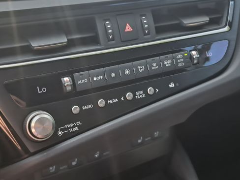 Used 2023 Lexus ES 350 F Sport w/ Accessory Package (Z1) FWD image 28