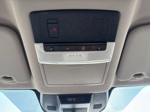 Used 2025 Nissan Rogue SV FWD image 41