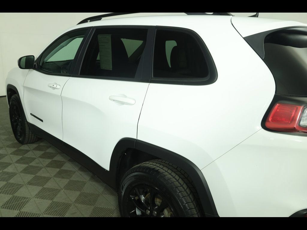 Used 2023 Jeep Cherokee Altitude Lux AWD/4WD image 16