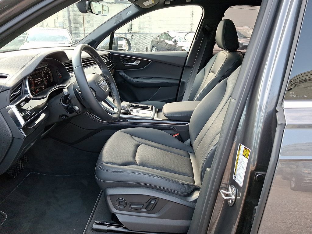 Used 2026 Audi Q7 3.0T Premium Plus w/ Premium Plus Package AWD/4WD image 15