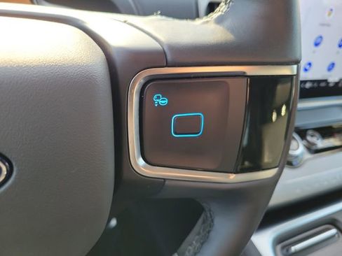 Certified 2025 Ford Expedition Active image 6