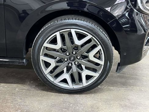 Used 2025 Ford Expedition Max Platinum w/ Platinum Ultimate Package image 7