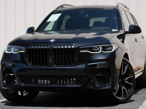 Used 2020 BMW X7 xDrive40i w/ M Sport Package AWD/4WD image 3