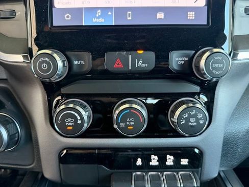 New 2026 RAM 1500 Express AWD/4WD image 22