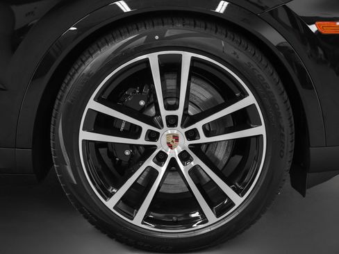 New 2026 Porsche Cayenne S image 15