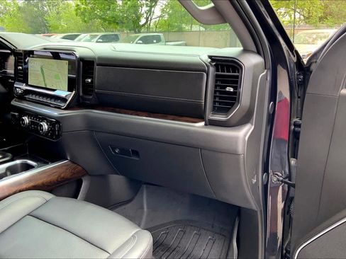 Used 2025 GMC Sierra 1500 SLT image 19