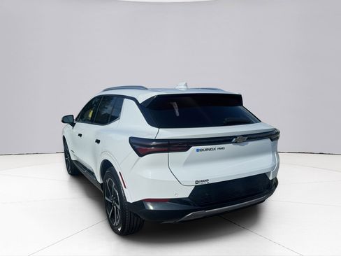 Used 2024 Chevrolet Equinox EV LT AWD/4WD image 3