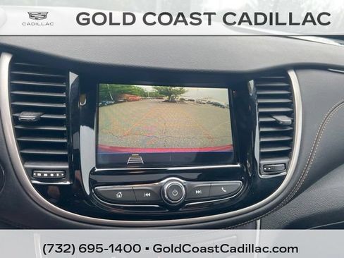 Used 2019 Chevrolet Trax LT w/ Sun & Sound Package AWD/4WD image 17