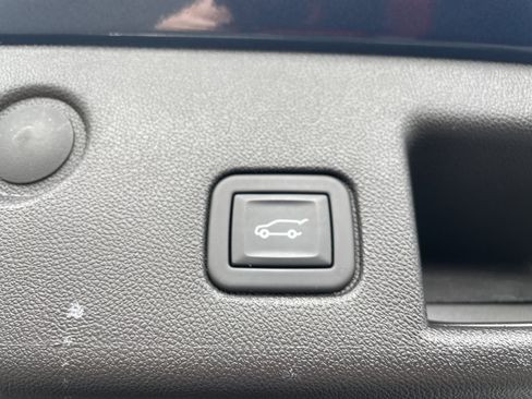 Used 2024 Chevrolet Equinox LT w/ LPO, Floor Liner Package image 28