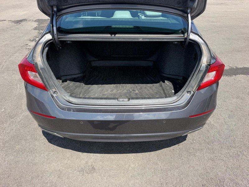 Used 2018 Honda Accord Touring image 7