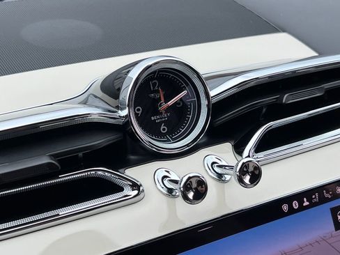 Used 2023 Bentley Bentayga Speed image 26